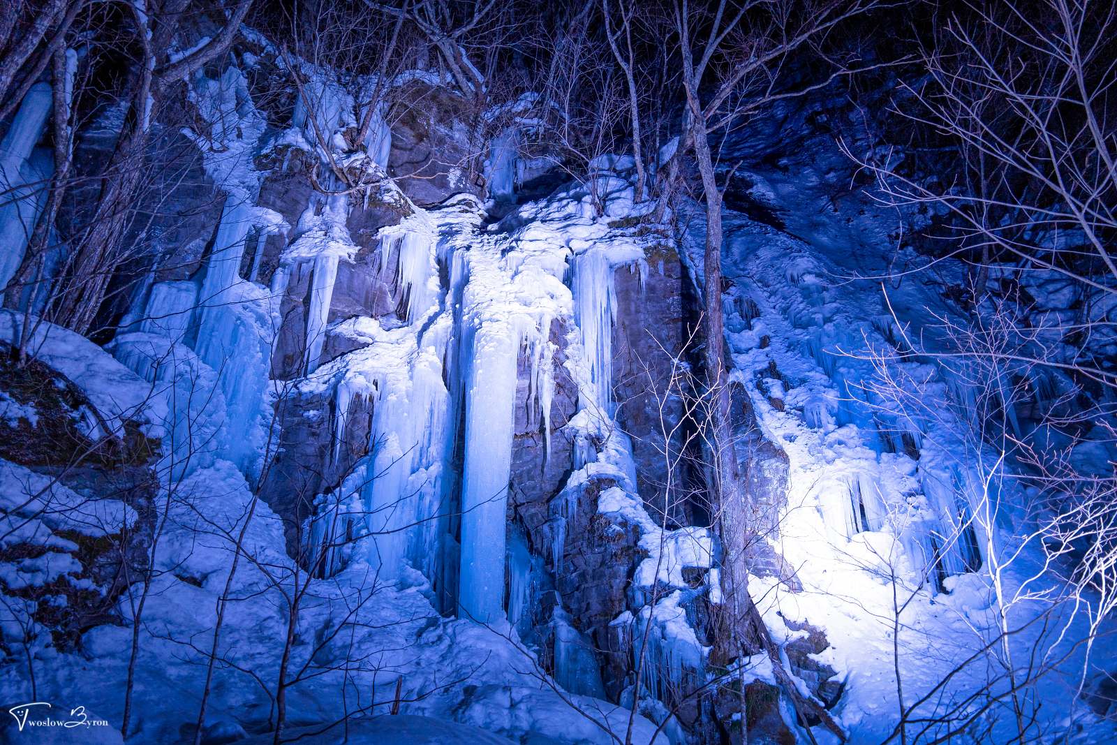 奧入瀨溪流 冰瀑夜遊